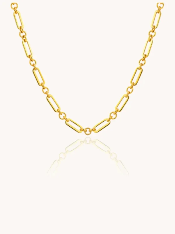 Collar de eslabones realizado en acero con acabado dorado